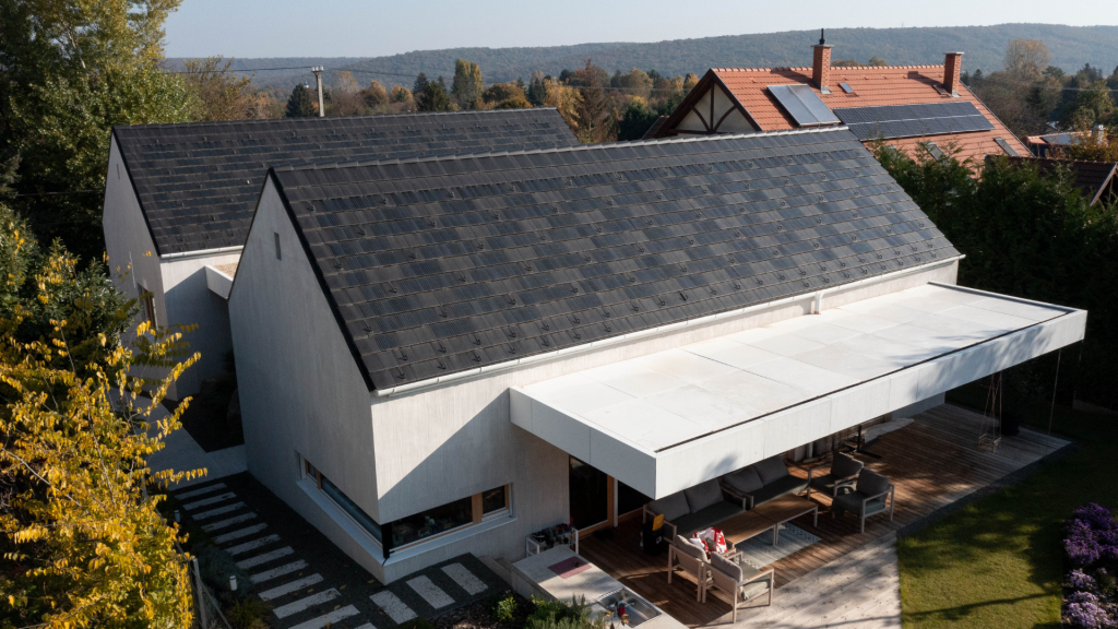 Generon-Dark-napelemes-tetocserep