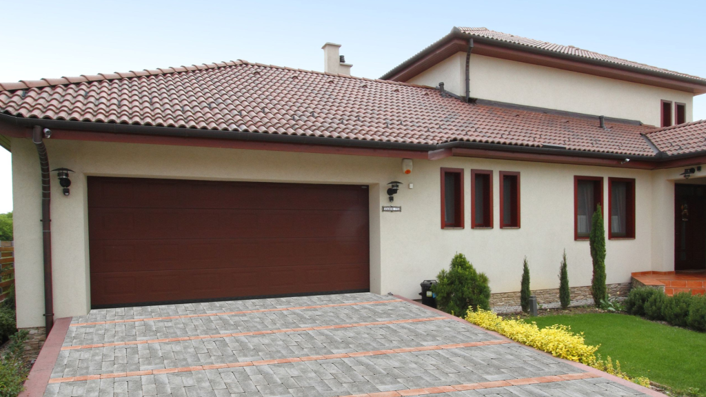 Téglakő térkő grafit színben Coppo Ódon tetőcseréppel Téglakő térkő grafit színben Coppo Ódon tetőcseréppel