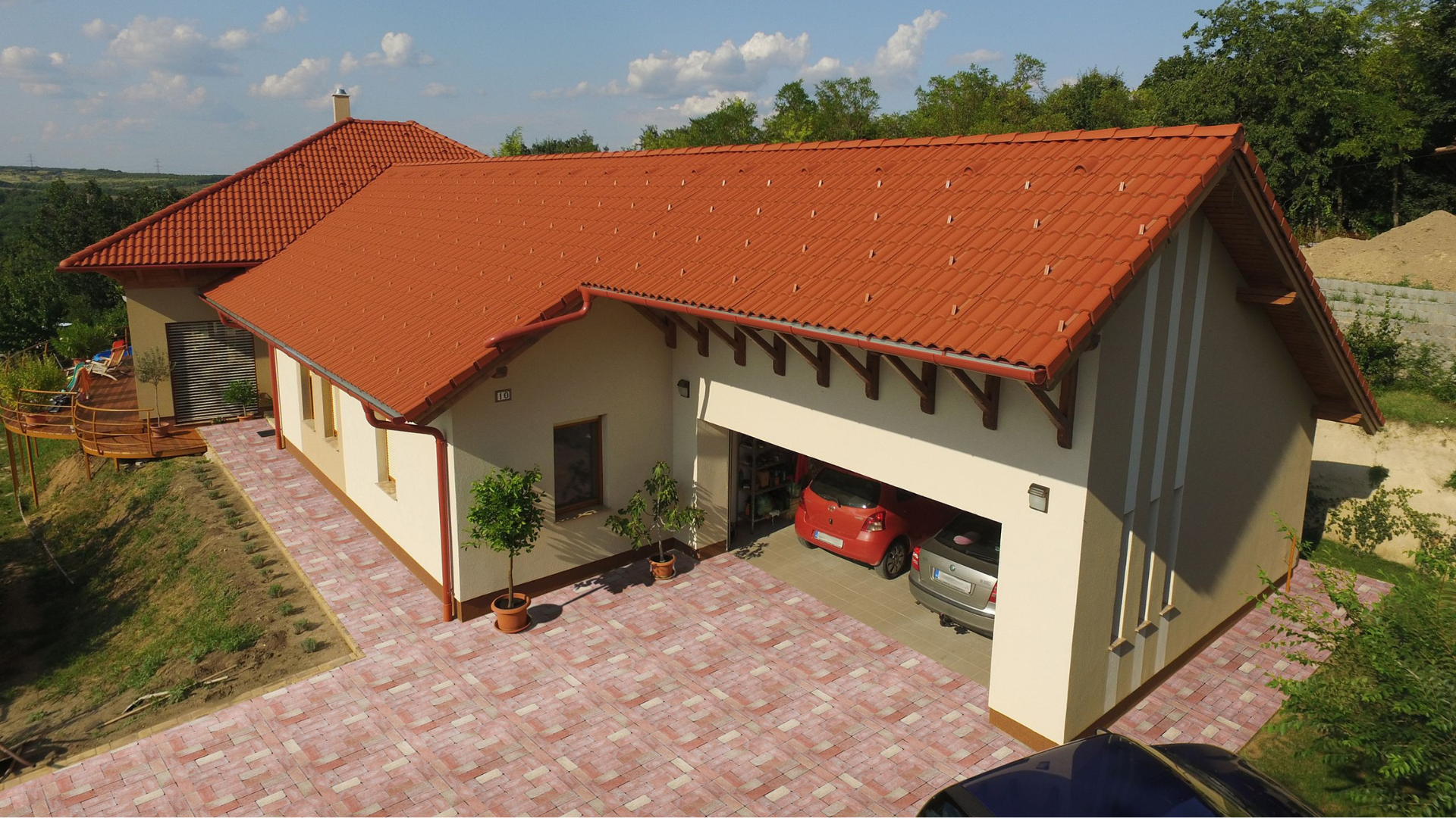 Terrán Téglakő Sárga-piros térkő Danubia Tégla tetőcseréppel